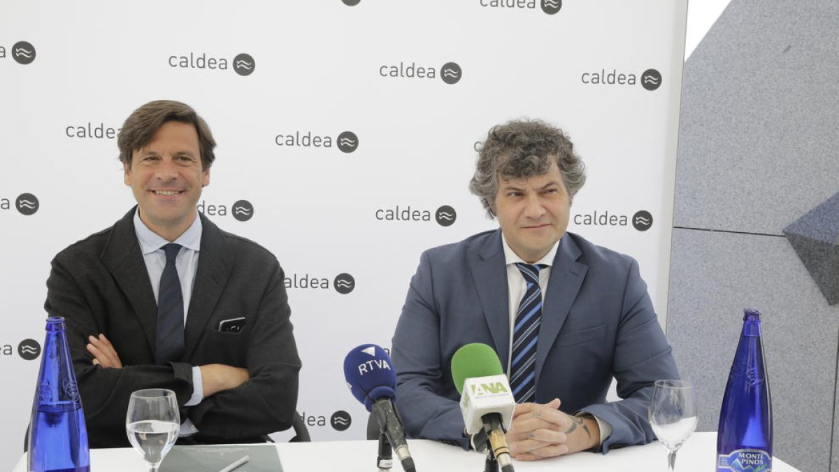 El director general de Caldea, Miguel Pedregal, i el director del Museu Thyssen, Guillermo Cervera, durant la signatura de l'acord de col·laboració