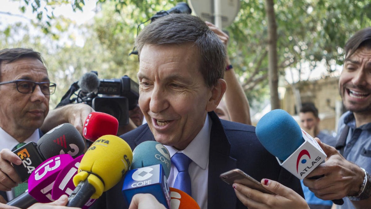 Moix deixa Anticorrupció per l'escàndol de la societat a Panamà