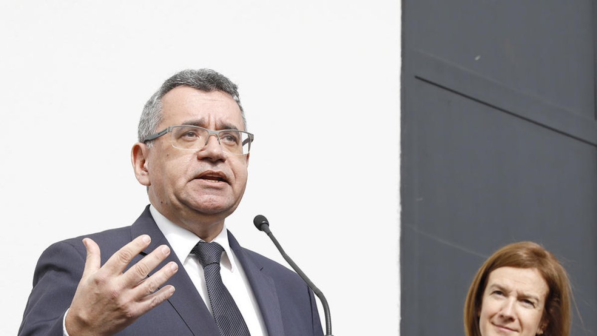 Calvó defensa Moles a la direcció de FEDA i assegura que no el rellevarà