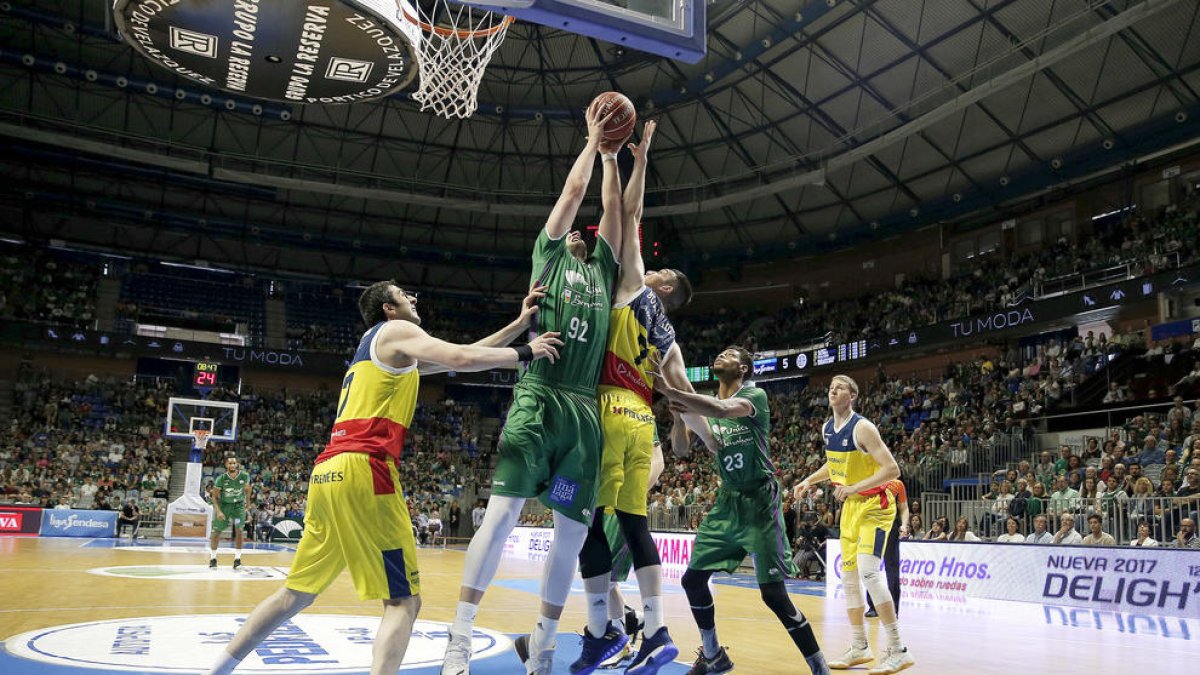 El MoraBanc ensopega a Màlaga