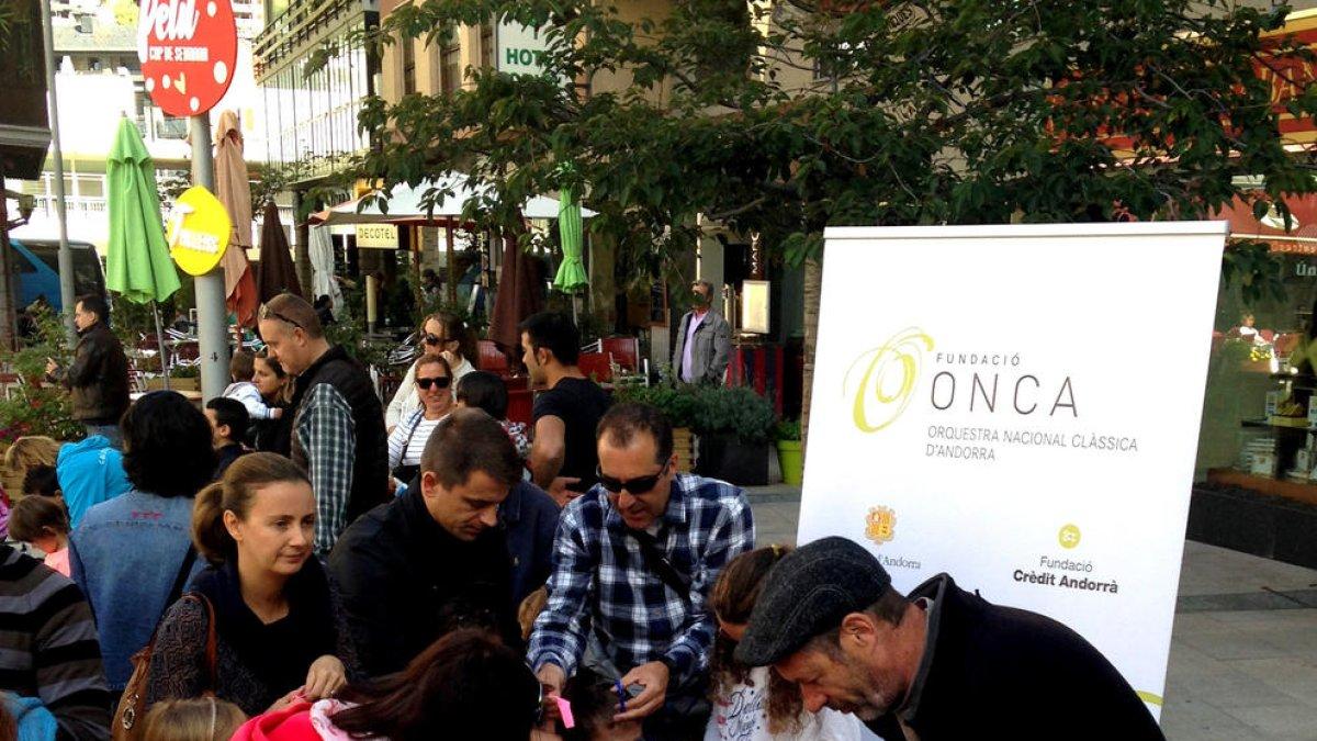 Taller formatiu de la Fundació ONCA sobre construcció d'instruments