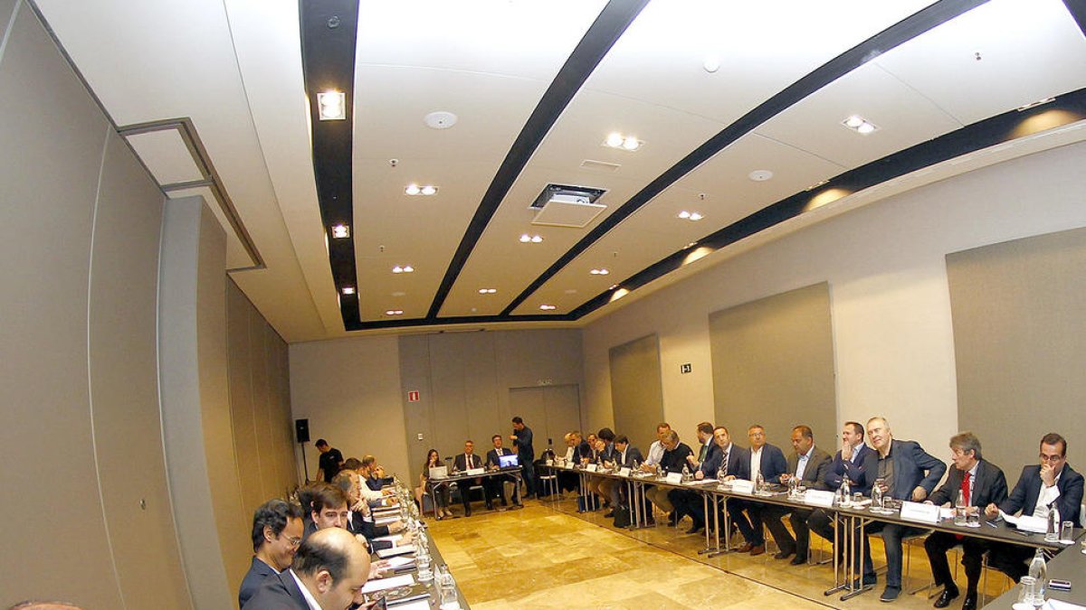 Amb el cànon, a mort