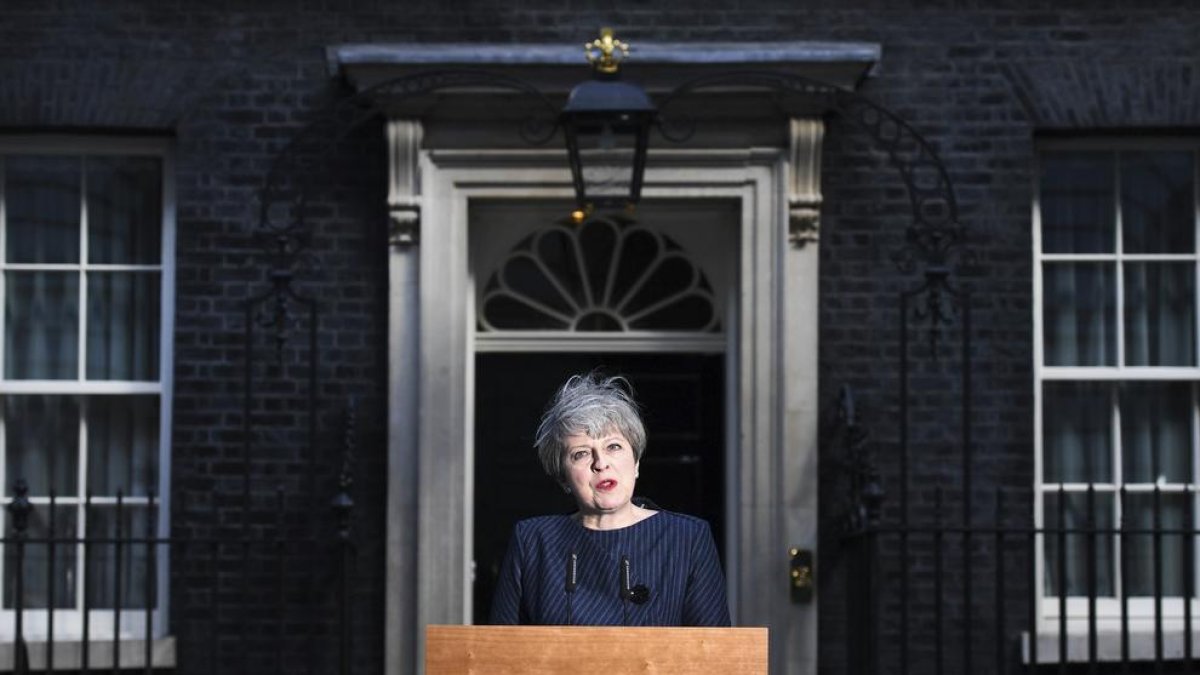 Theresa May convoca eleccions anticipades per al 8 de juny vinent