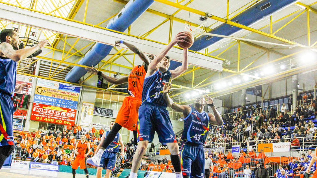 El MoraBanc vol mantenir-se en play-off derrotant avui el Fuenlabrada