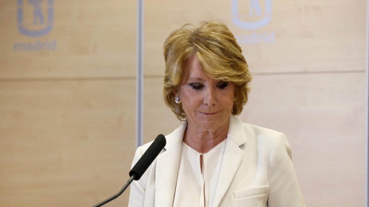Aguirre dimiteix en considerar-se “enganyada i traïda” per González