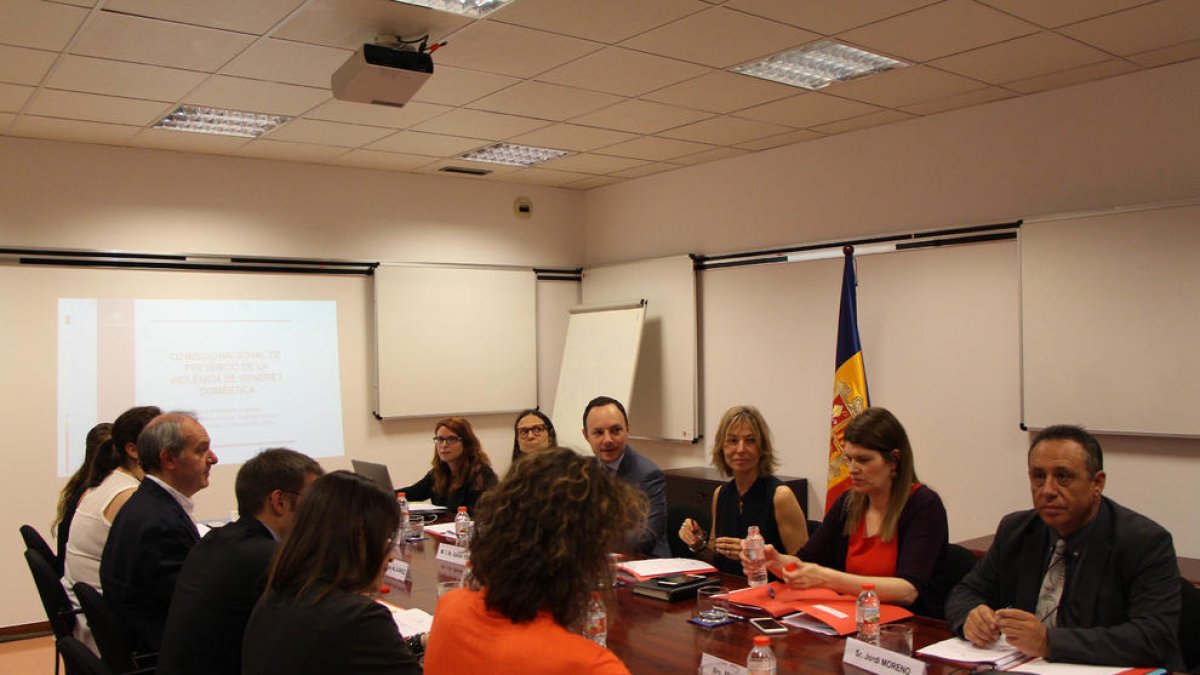 Atenció les 24 hores per a les víctimes de violència domèstica