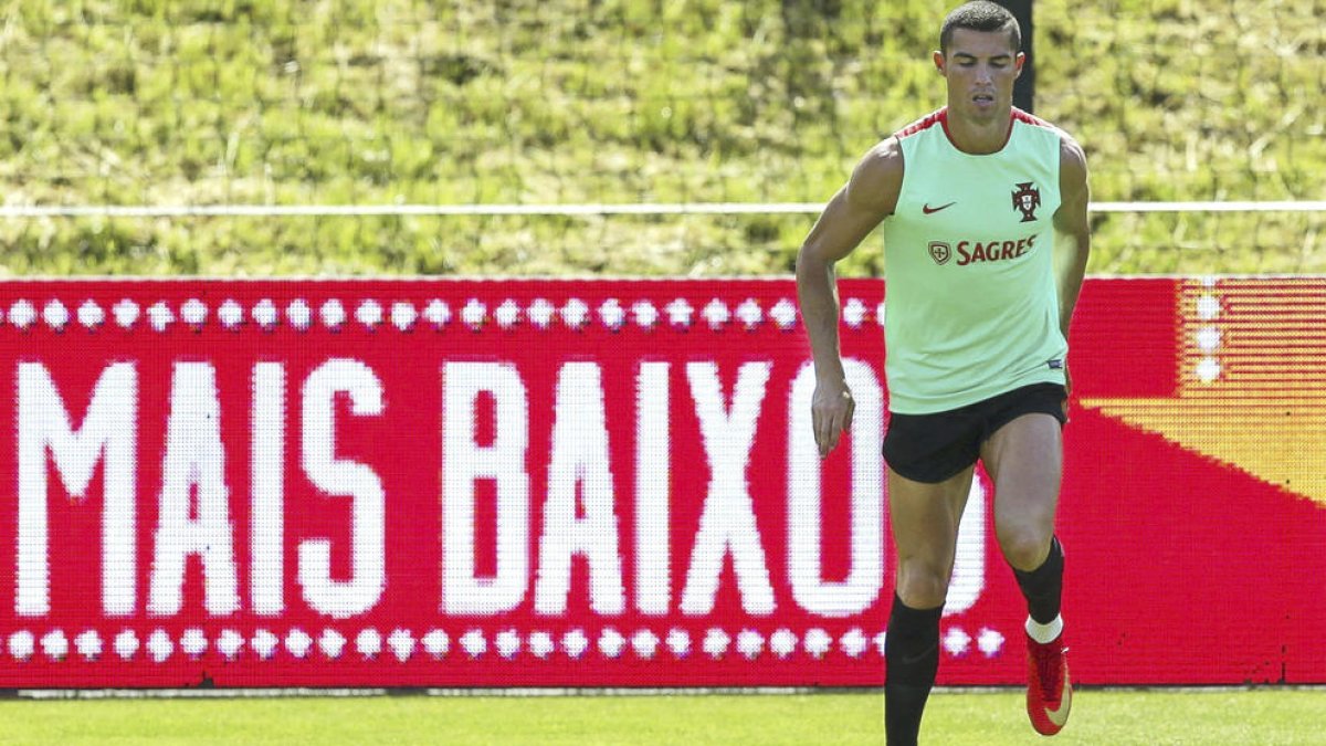 Demanda contra Cristiano per haver defraudat Hisenda