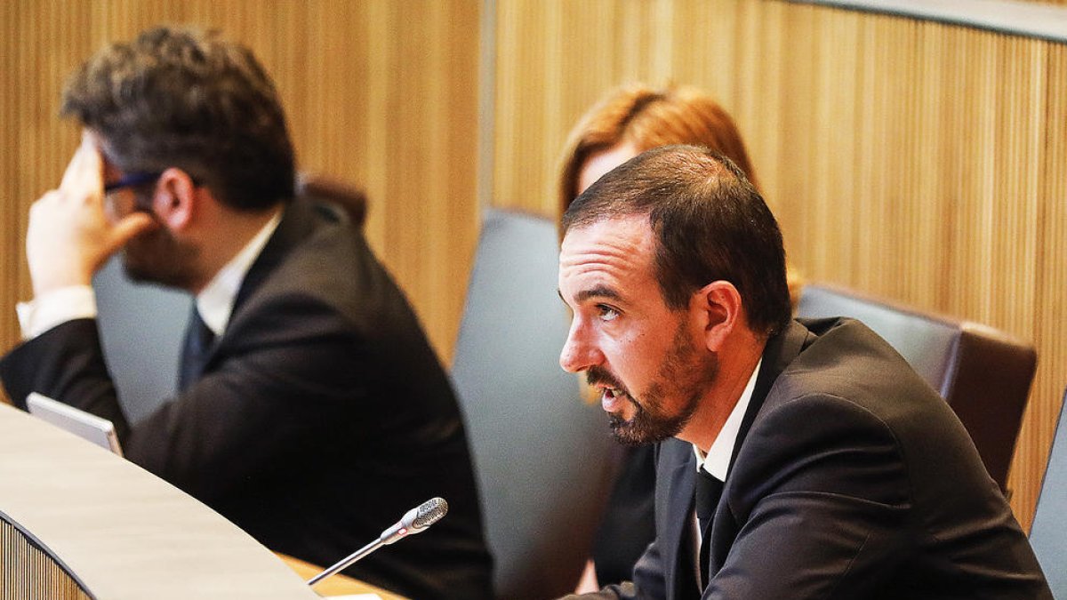 Torres acusa López d'actuar per “vincles” laborals amb Saetde