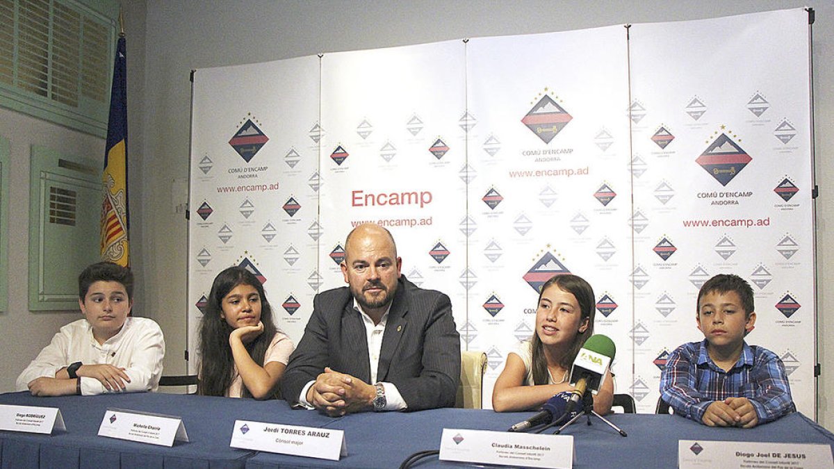 El consell d'infants acorda amb el comú la instal·lació d'una tirolina i de llits elàstics