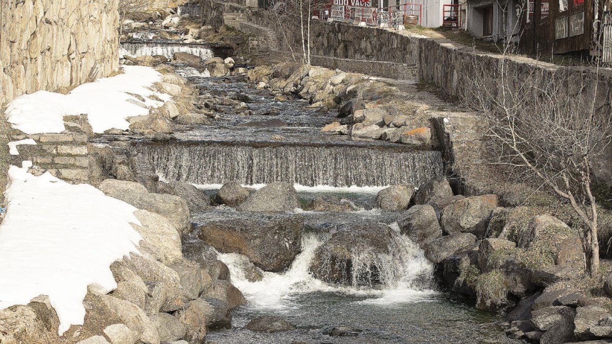 Es mantenen una trentena de vessaments d'aigües residuals