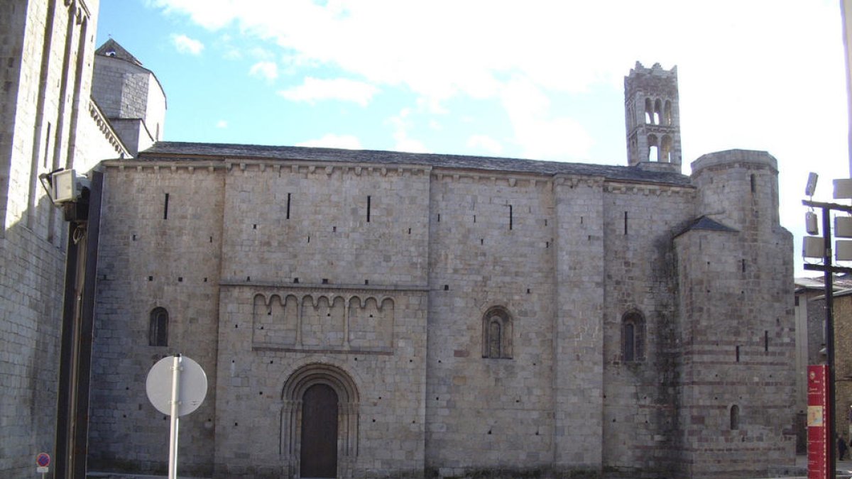 Evidències de la primitiva catedral visigòtica al subsol de Santa Maria