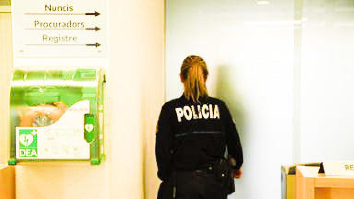 Enxampat 'in fraganti' robant diners en un gimnàs d'Anyós