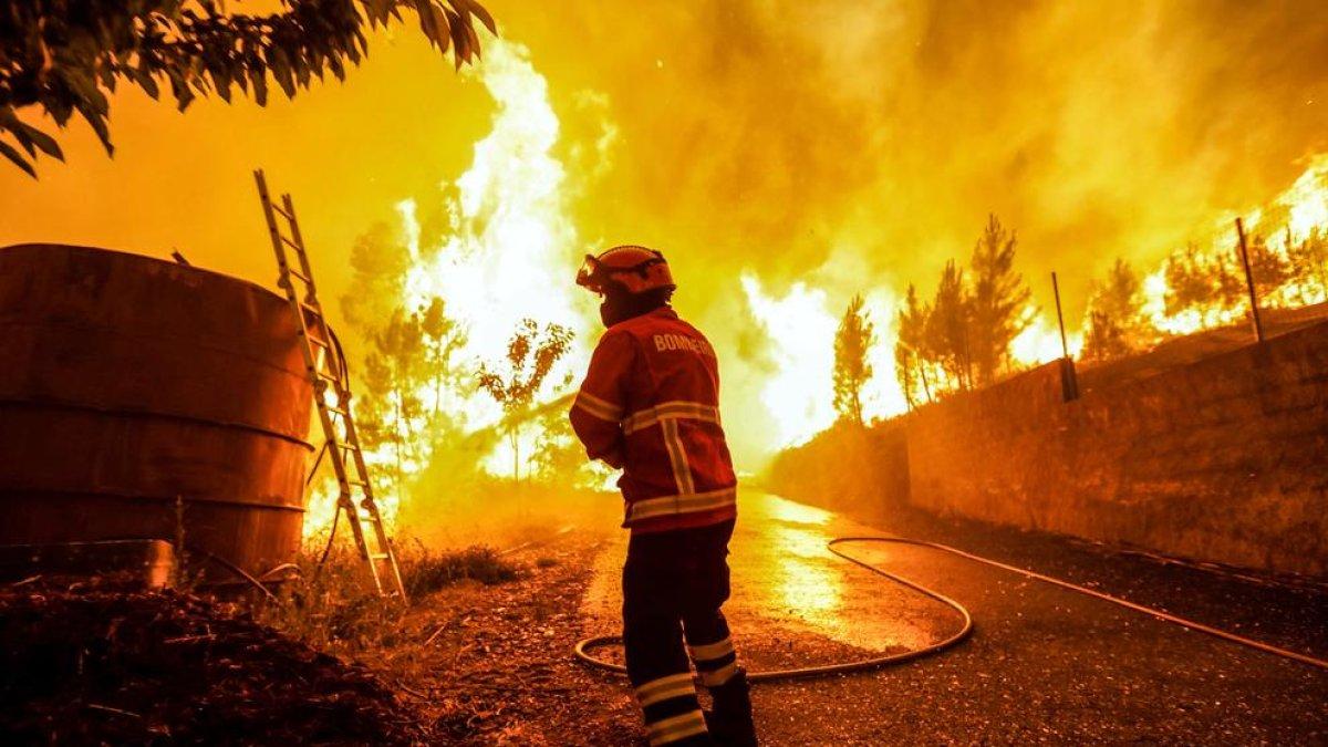 Sense control, l'incendi al centre de Portugal