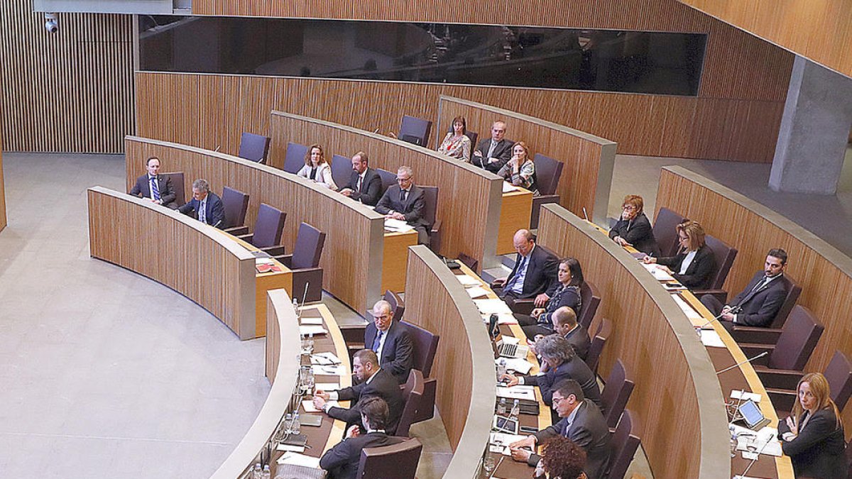 Els grups acorden tipificar el delicte fiscal a partir de 75.000 euros