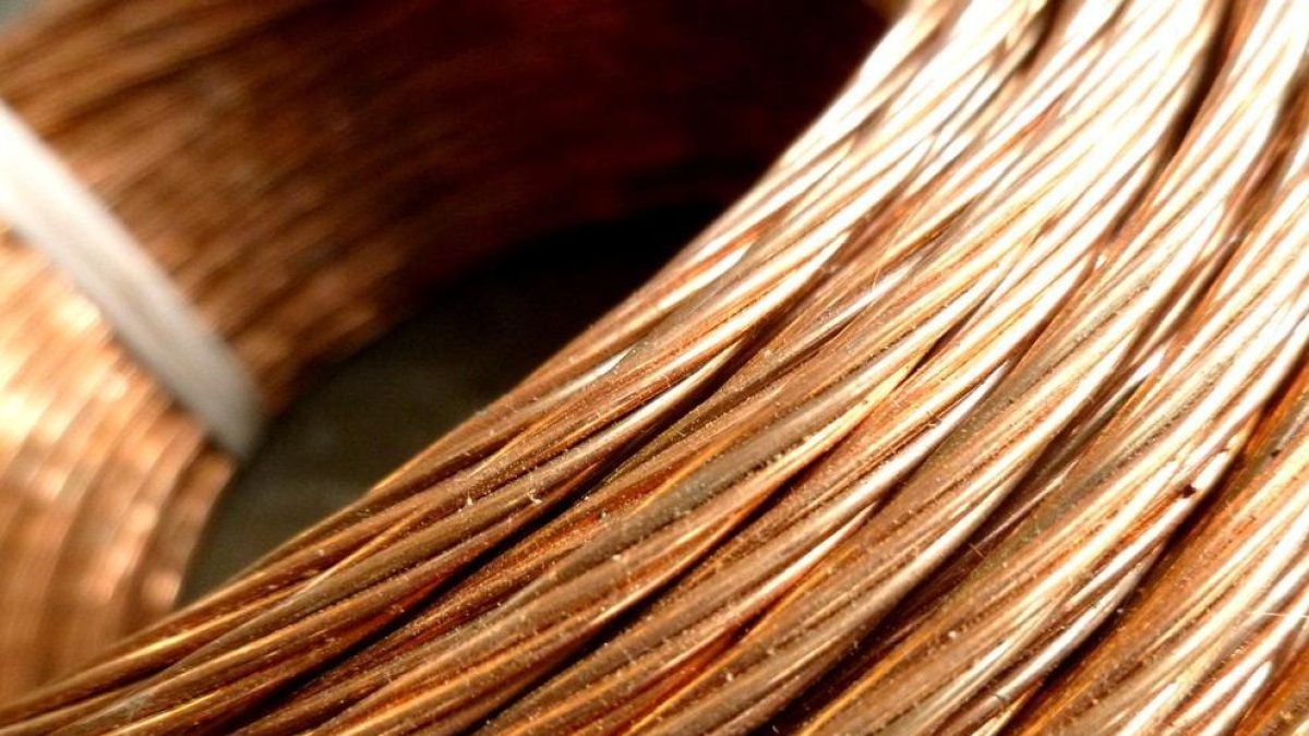 15 mesos de presó condicional per robar cable de coure