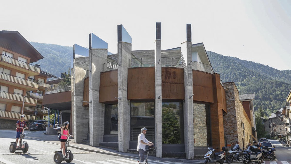 Els liberals pressionen DA perquè el centre de congressos trobi una activitat aviat