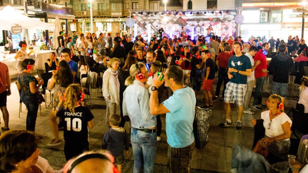 Escaldes consagra les Nits del món al fado lisboeta, el reggae, la samba i el rock d'Elvis