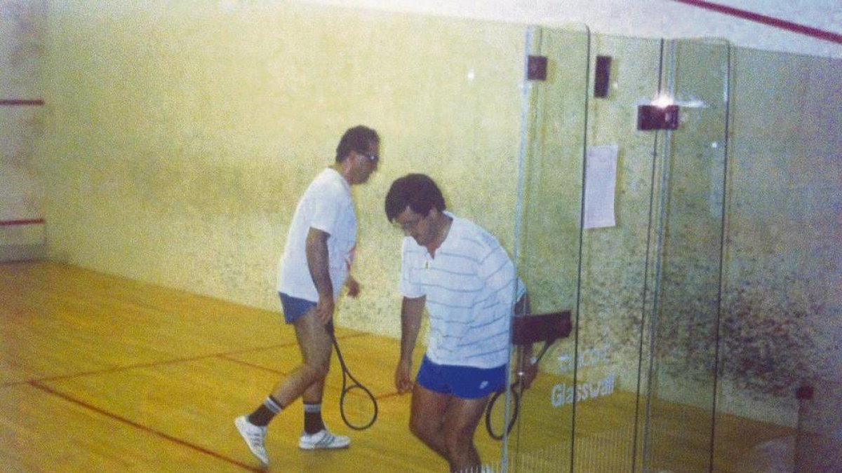 Qualsevol esport que impliqui jugar amb una raqueta