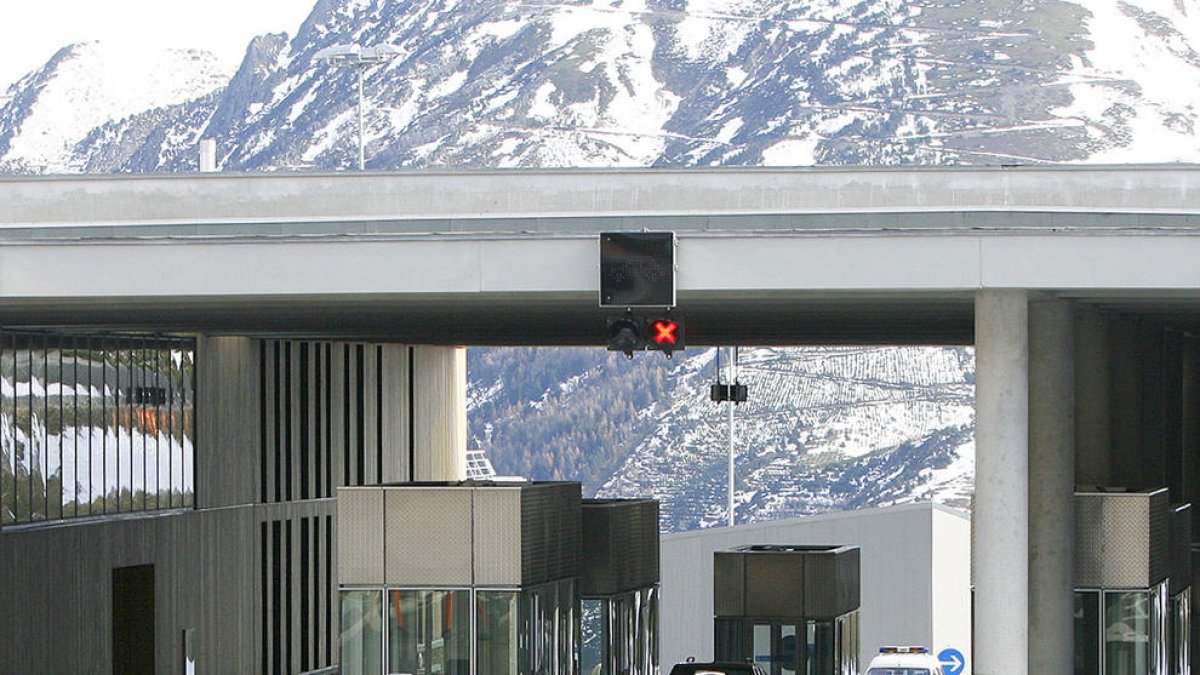 Queixes gal·les contra la Batllia pel contraban