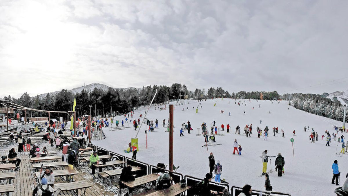 Vallnord obre totes les pistes i Grandvalira suma 15 quilòmetres