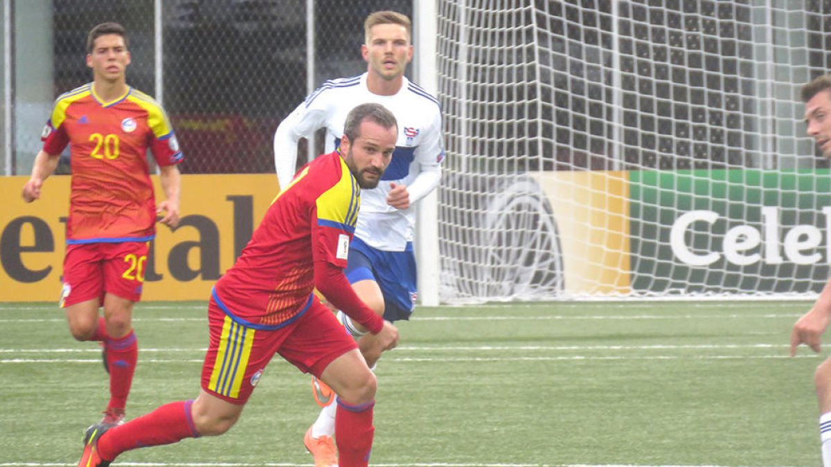 La selecció no abaixa els braços tot i la derrota