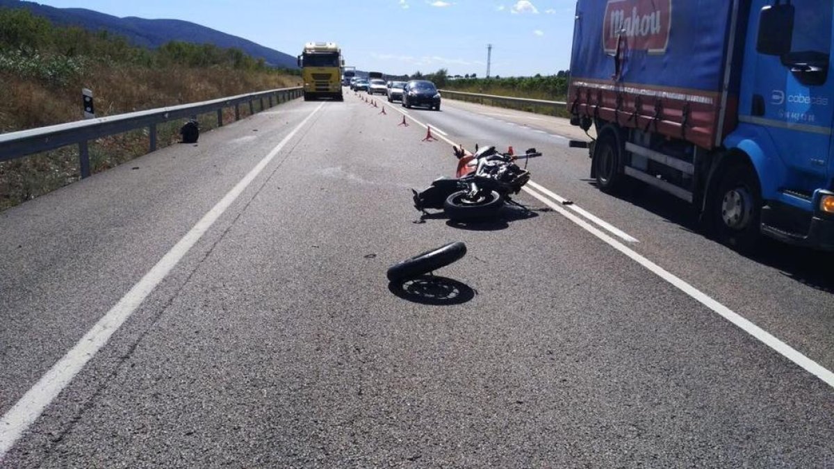 Mor un motorista andorrà en un  xoc frontal a Castelló