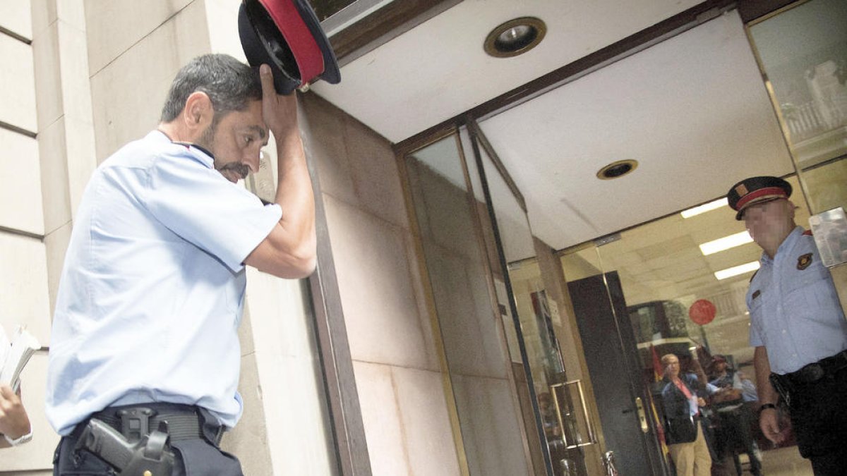 La fiscalia ordena als mossos que requisin urnes i material de l'1-O