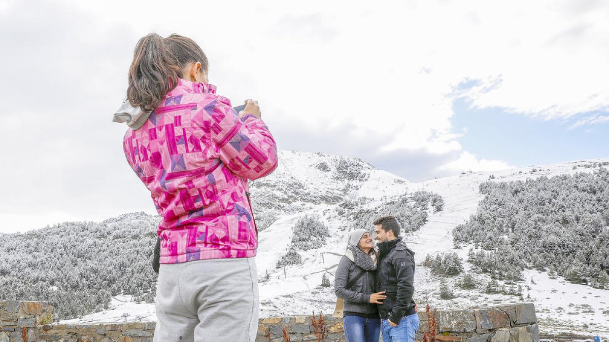 La nevada a cotes altes obliga a usar cadenes a Envalira
