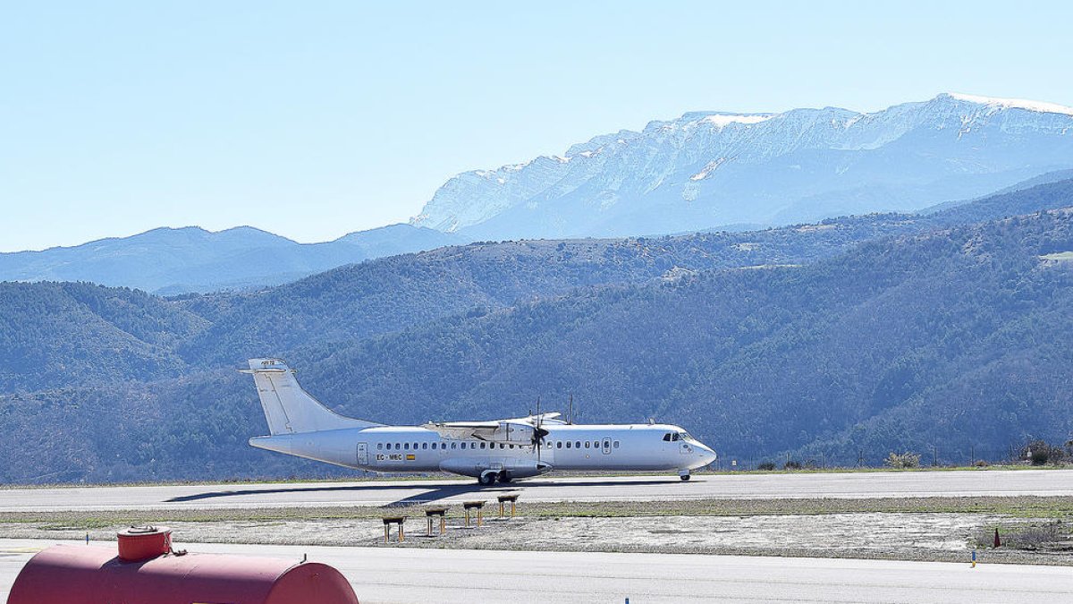 L'aerolínia Swiftair garanteix vols regulars a l'aeroport