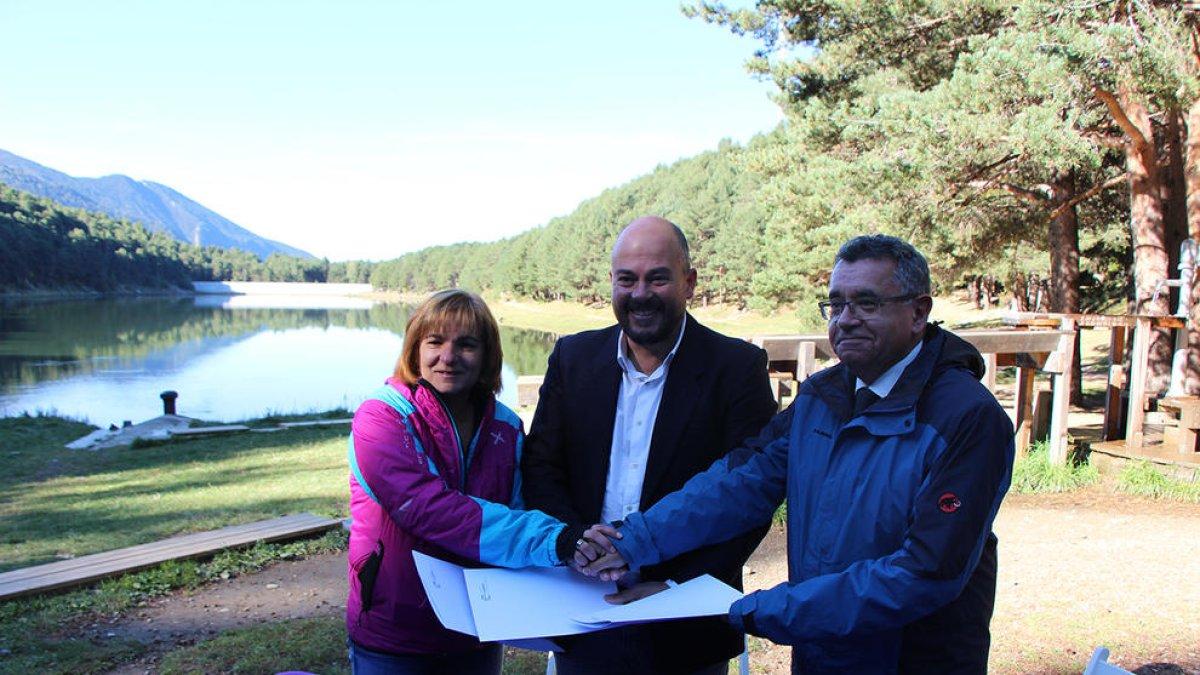 Conveni a tres bandes per promocionar el turisme a Engolasters