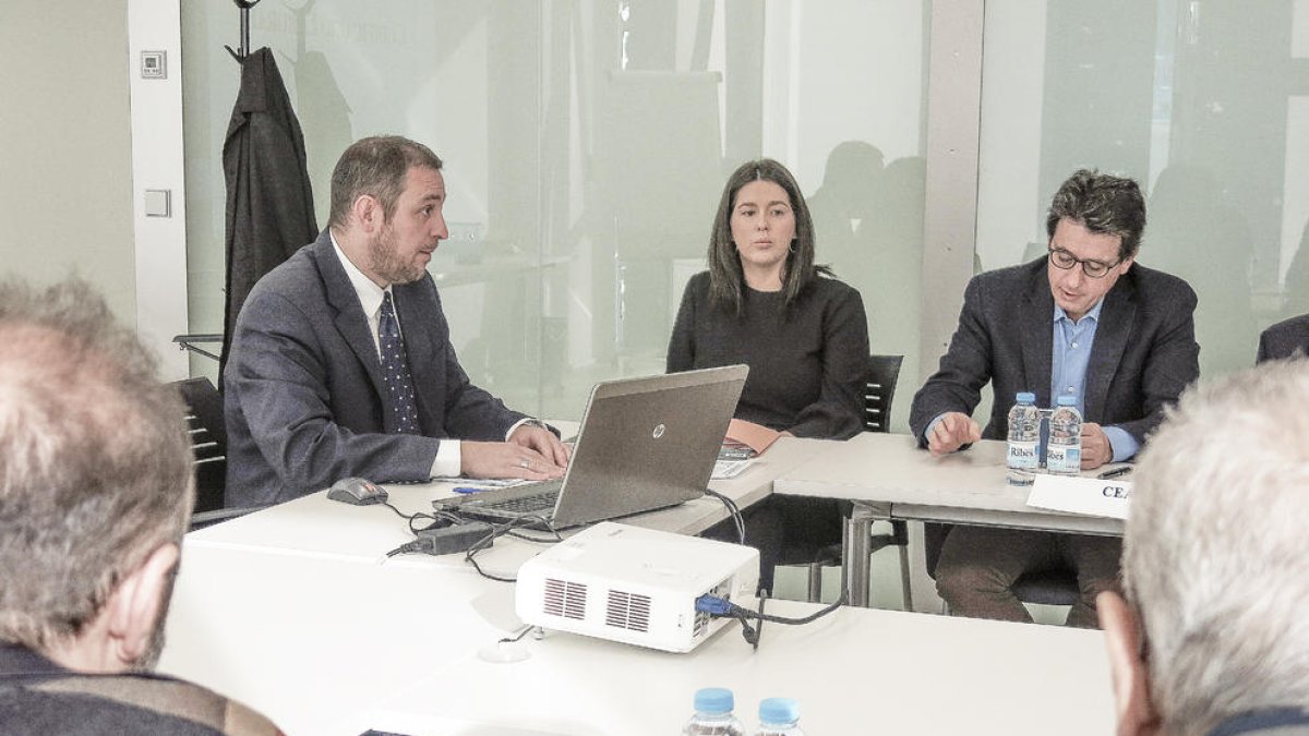 DA incorpora als textos de la reforma laboral aportacions dels sindicats i la CEA