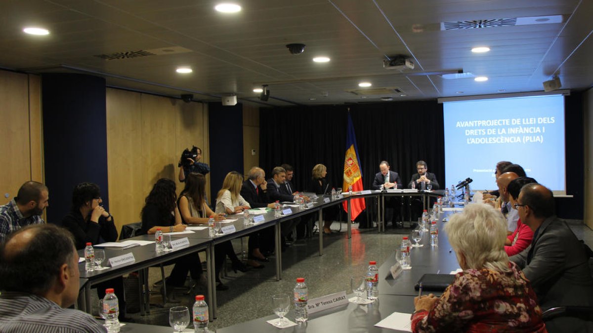 Govern arrenca el procés participatiu per a una llei de drets de l'infant que vol ser