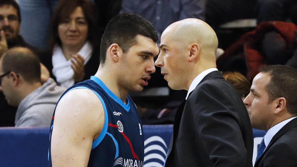 Un nou fitxatge, per seguir amb la idea de cinc homes de pintura