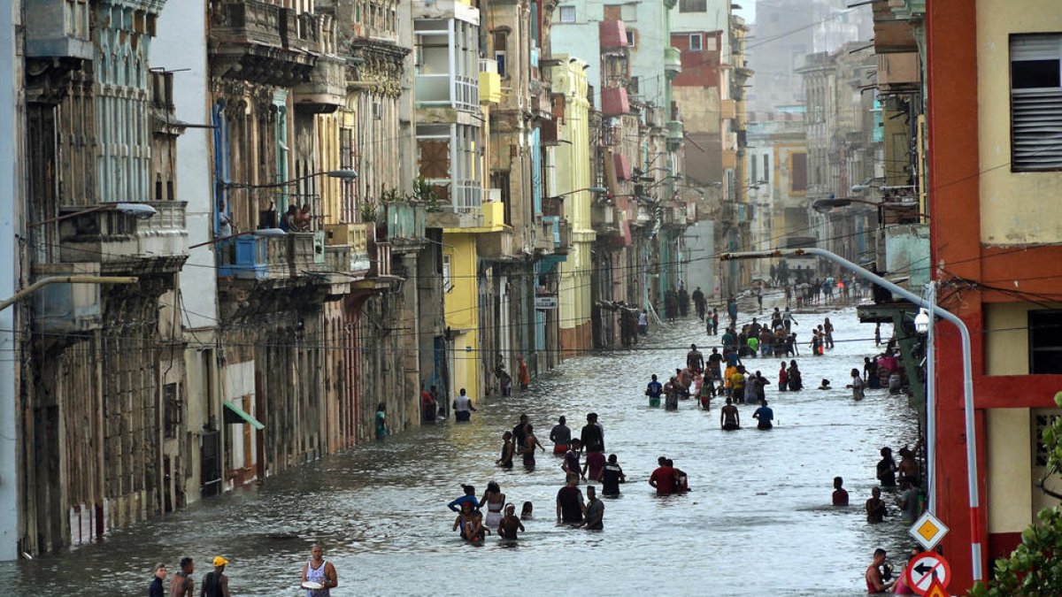 Govern duplicarà les aportacions a la Plataforma d'ONG pels damnificats dels huracans al Carib