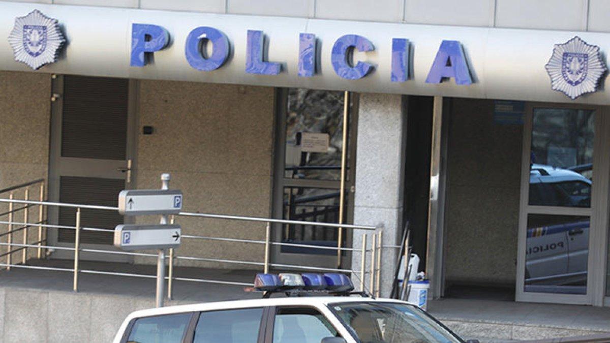 Detingut un jove de 18 anys per agredir la seva parella