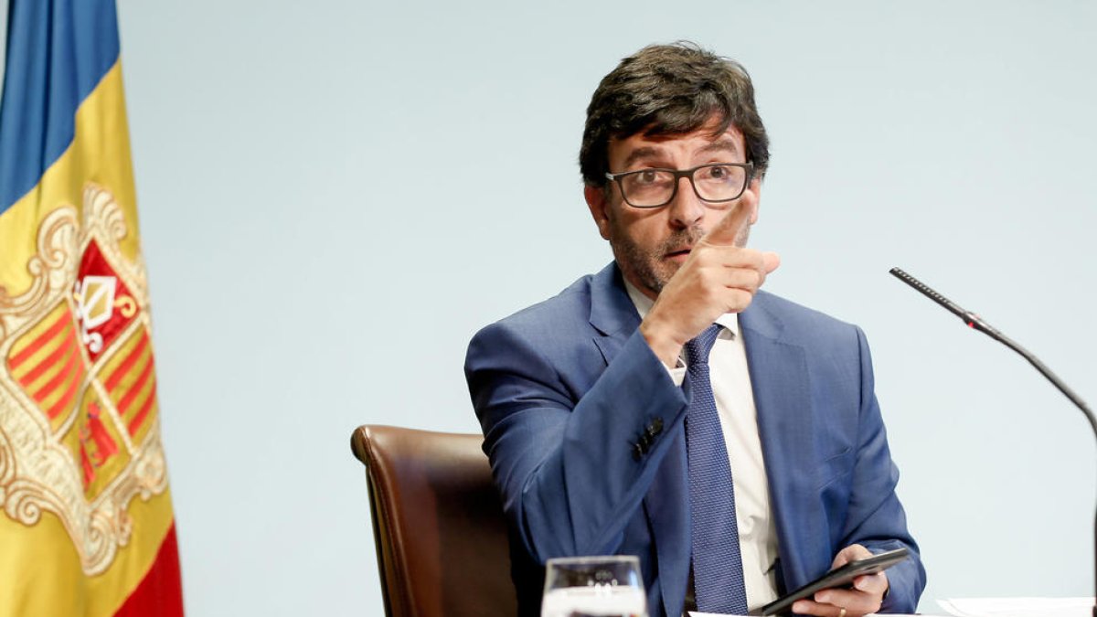 Els estrangers que s'instal·lin com a autònoms hauran d'abonar 30.000 euros