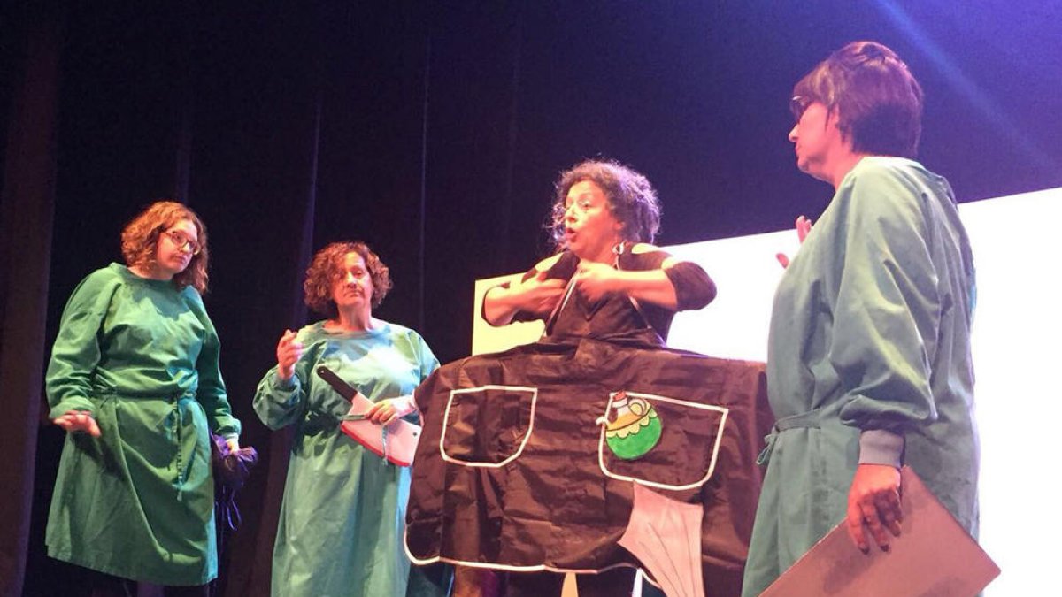 'Jo dono, tu dones, ell dona' aplega 240 espectadors al Teatre Comunal