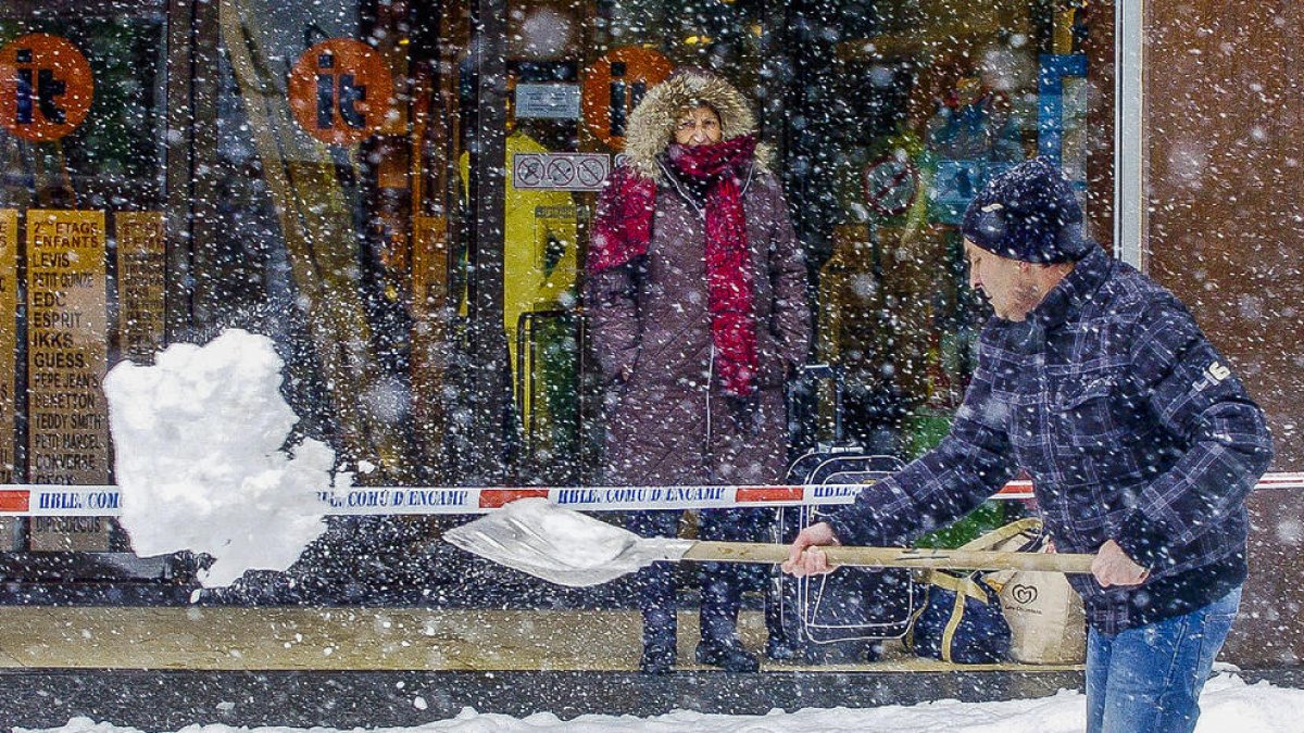 Denuncien irregularitats en el concurs de treta de neu al Pas