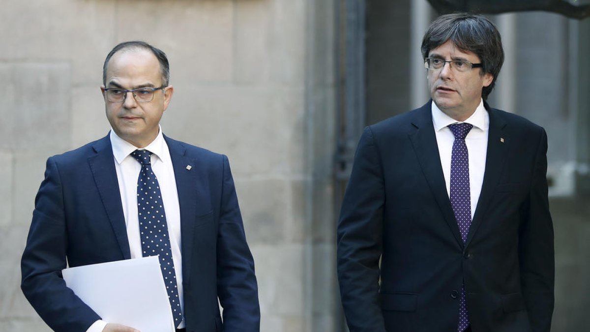 Puigdemont “no es mourà” i insta Rajoy a triar diàleg o “repressió”