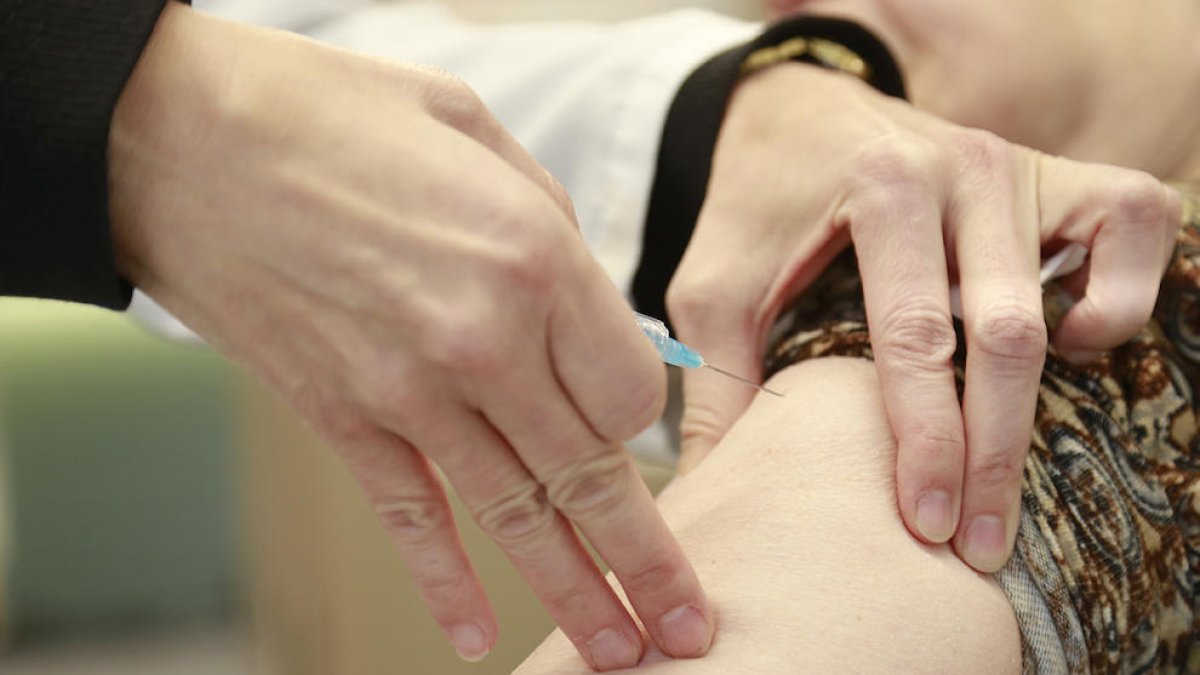 L’afectació de la grip també va continuar a la baixa la setmana passada