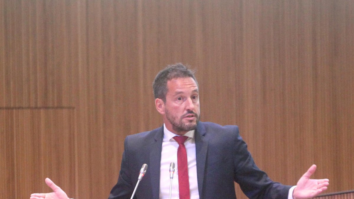 Confrontació de models entre Martí i López