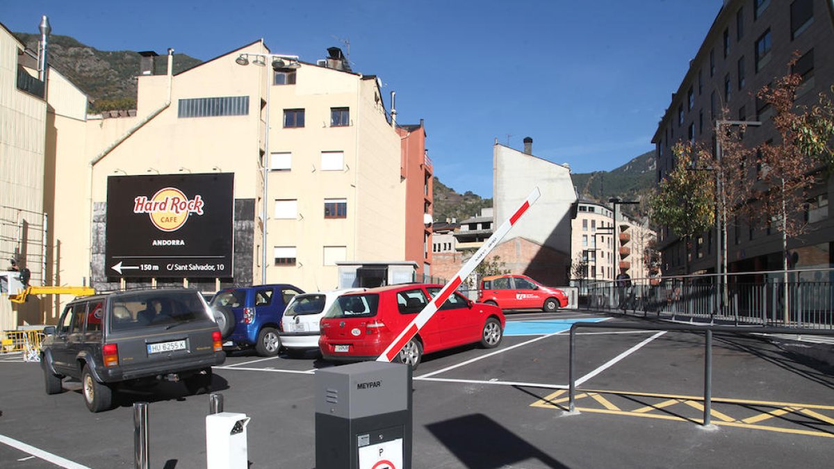 El comú denuncia actes vandàlics en pàrquings valorats en 4.400 euros