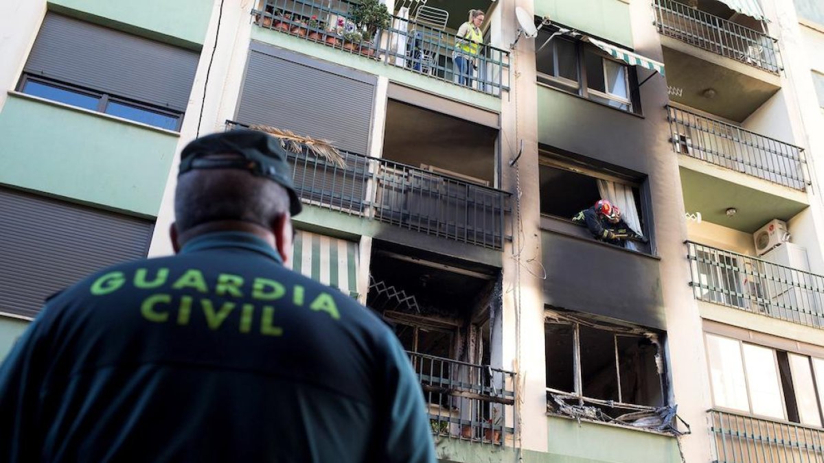 Dos morts i tretze ferits en un incendi a Borriana