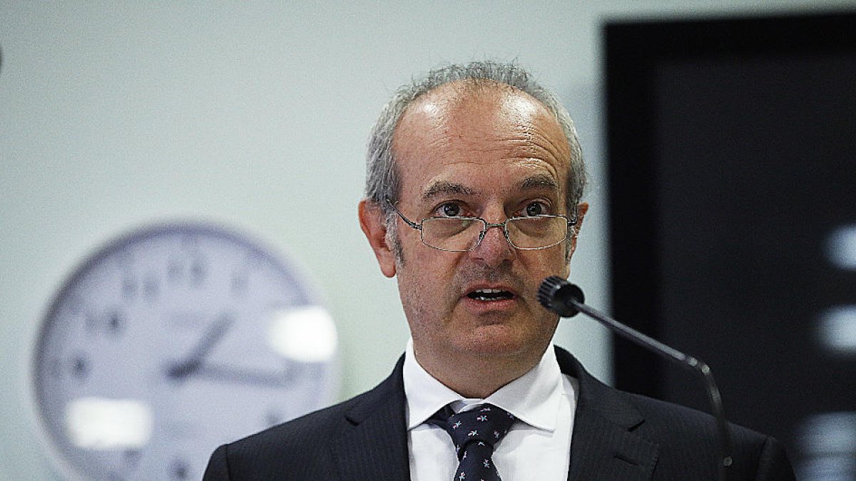 Álvarez preveu la inversió pública en el concurs pel servei d'oncologia