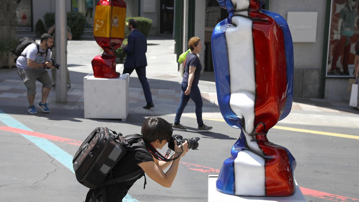 Tallers de papallones per embolicar caramels
