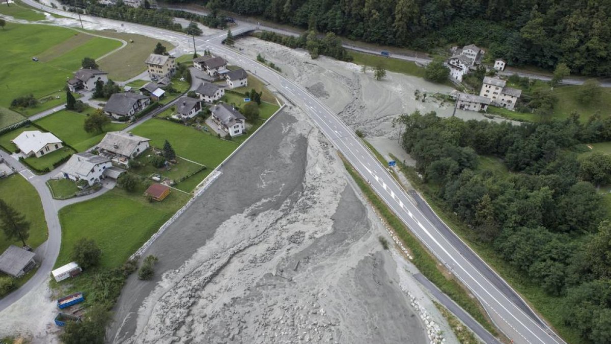 Vuit desapareguts a causa  d'una allau a Suïssa