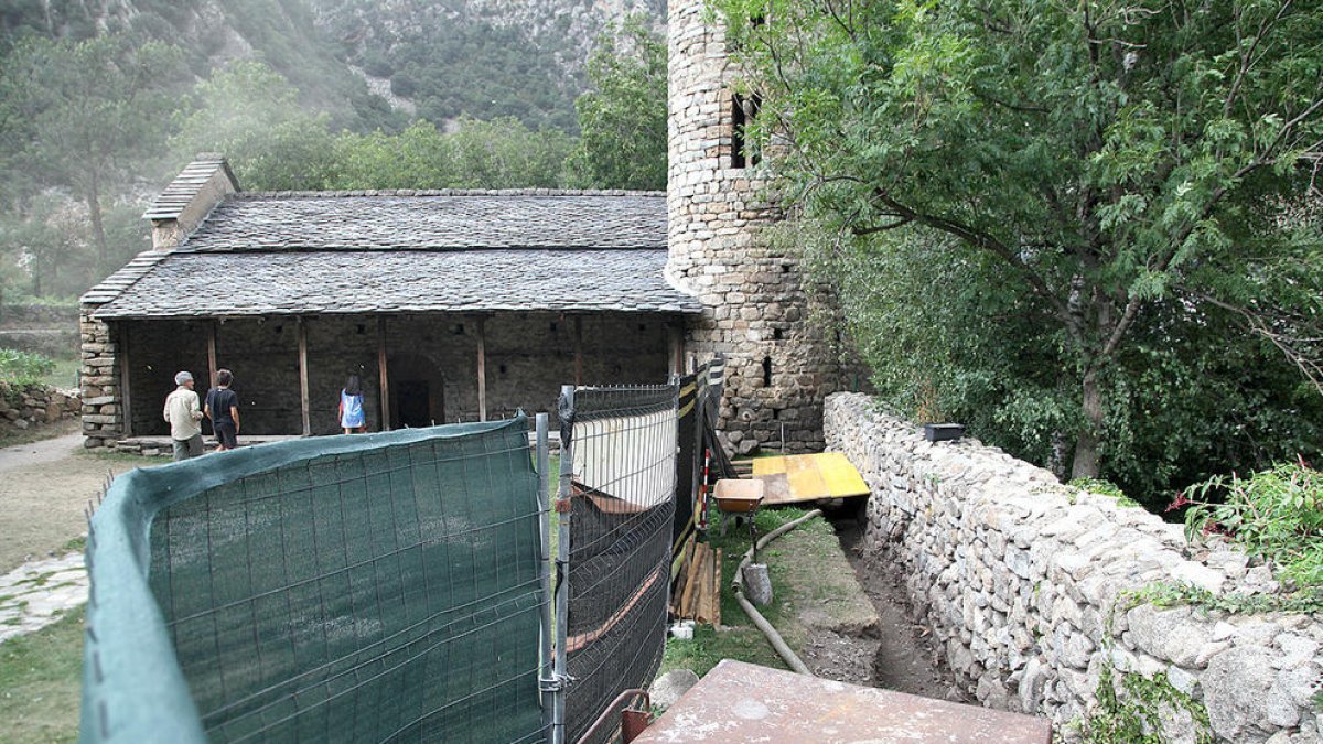 Crítiques per la rassa que va afectar sepultures