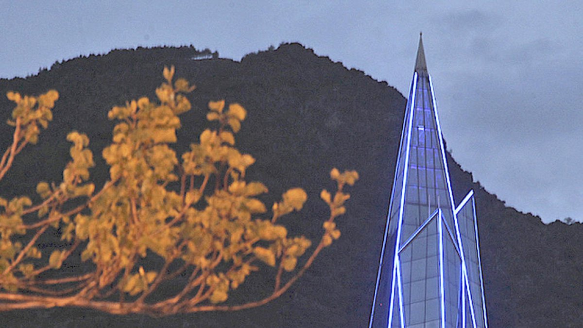 Caldea prova el nou sistema de llums