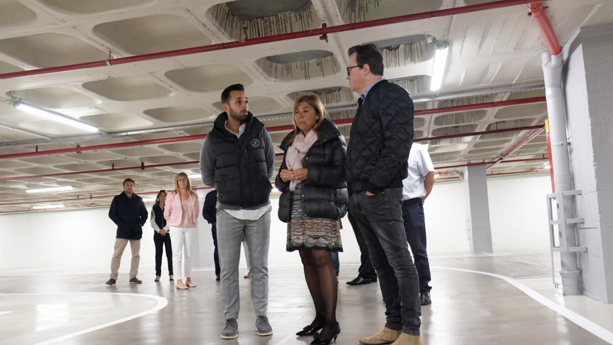 La cònsol major i el conseller d'Urnanisme i Aparcaments visiten la reforma de l'aparcament Centre Ciutat