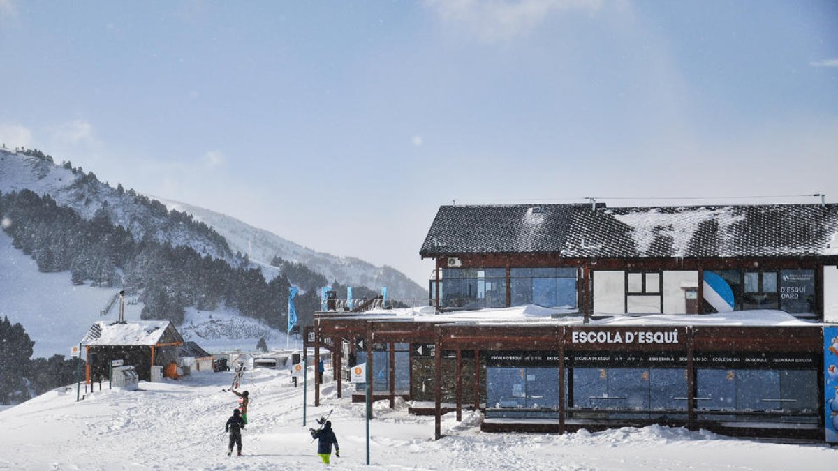 Grandvalira contracta un 6% més de monitors pels nous horaris